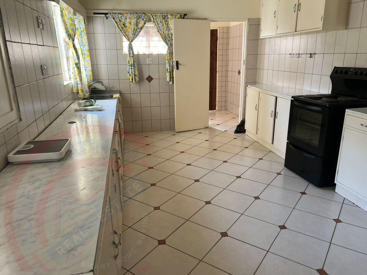 4 Bed House with En-suite in Livingstone