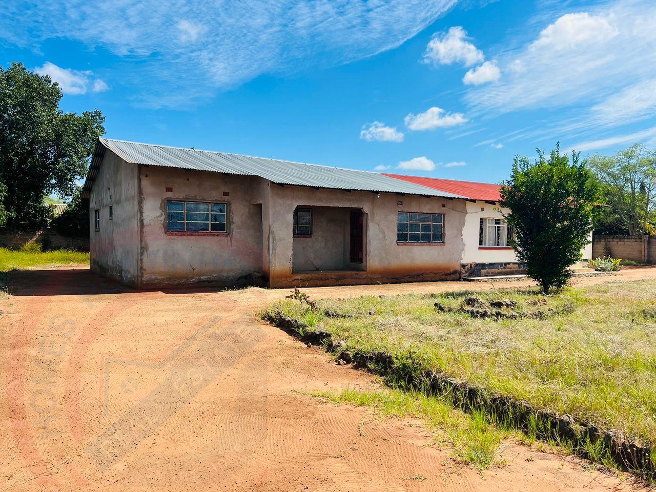 3-Bedroom semi-detcahed House on sale in Livingstone, Off Airport Road